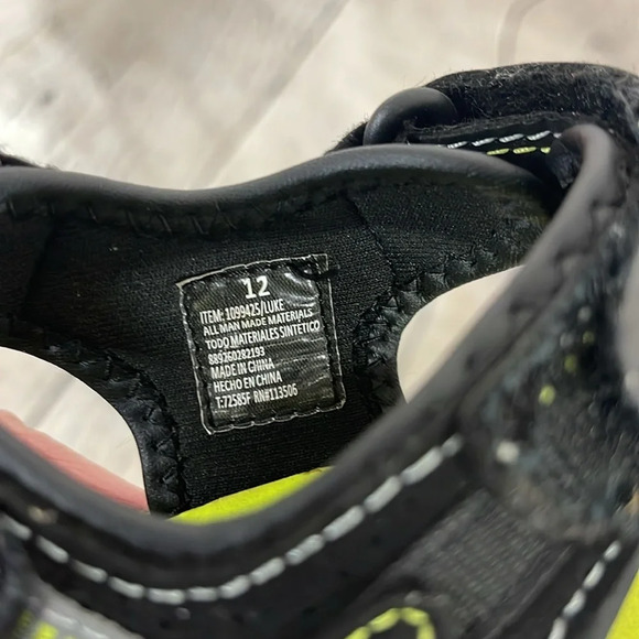 Khombu sandals youth size 12 - Picture 5 of 5